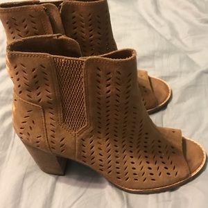 Toms perforated booties